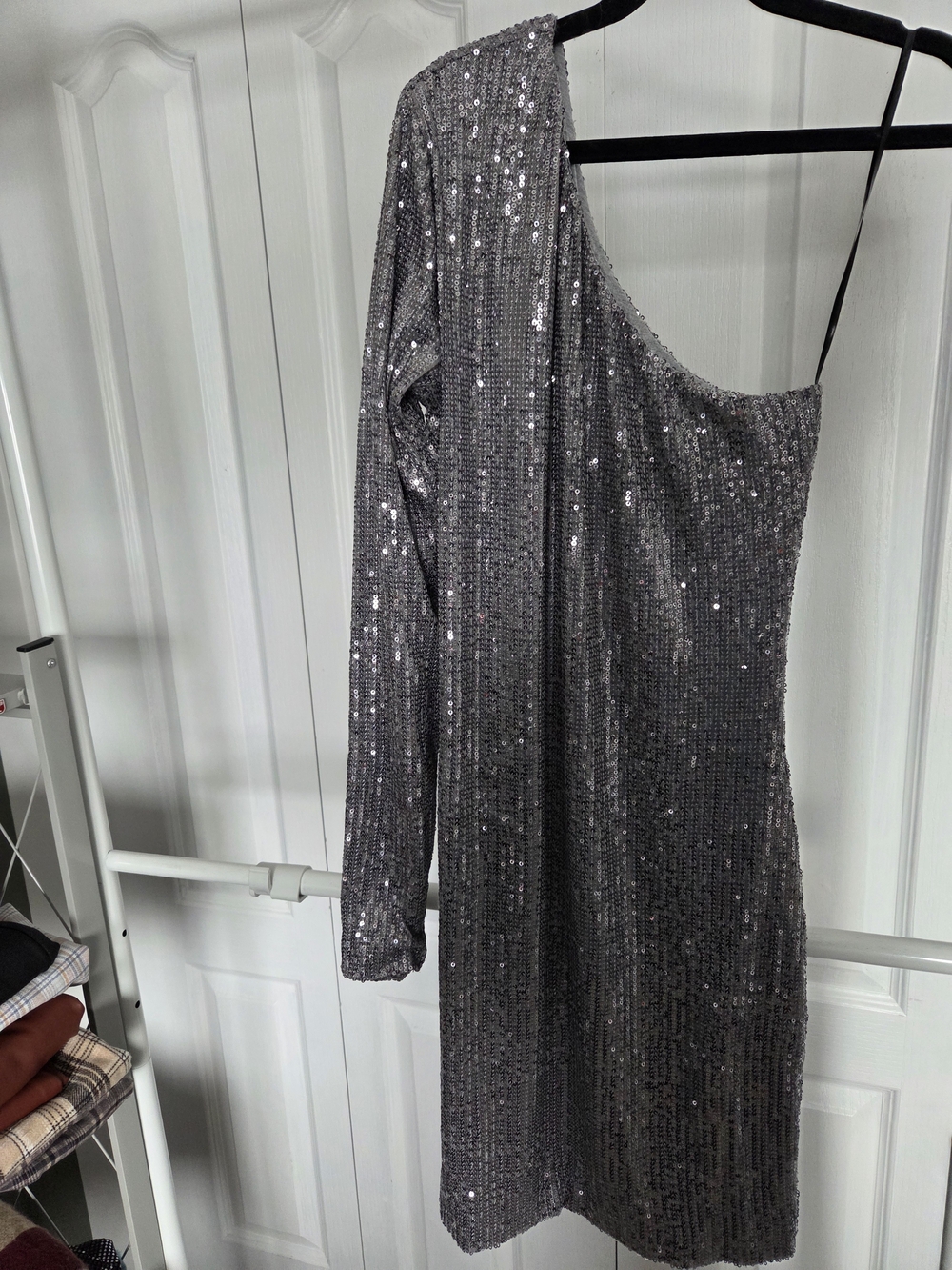 One-Shoulder Sequin Mini Dress in Silver